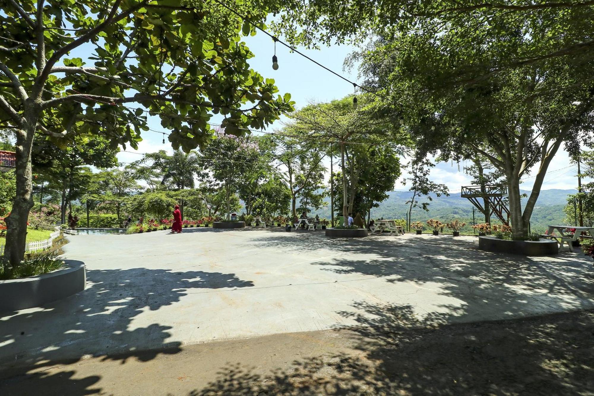 Oyo Homes 90956 Desa Wisata Guranteng Pendjalu Kültér fotó
