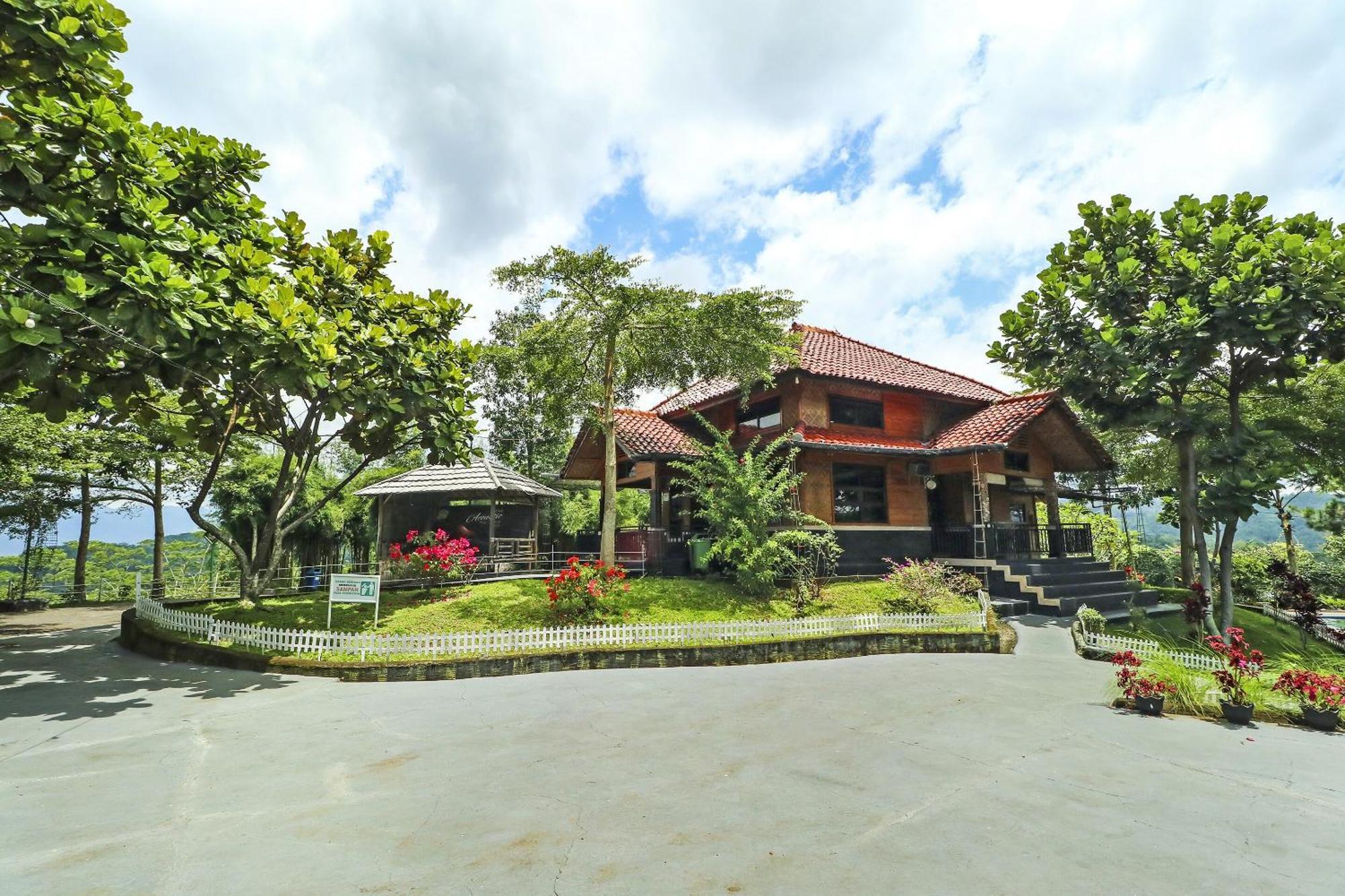 Oyo Homes 90956 Desa Wisata Guranteng Pendjalu Kültér fotó