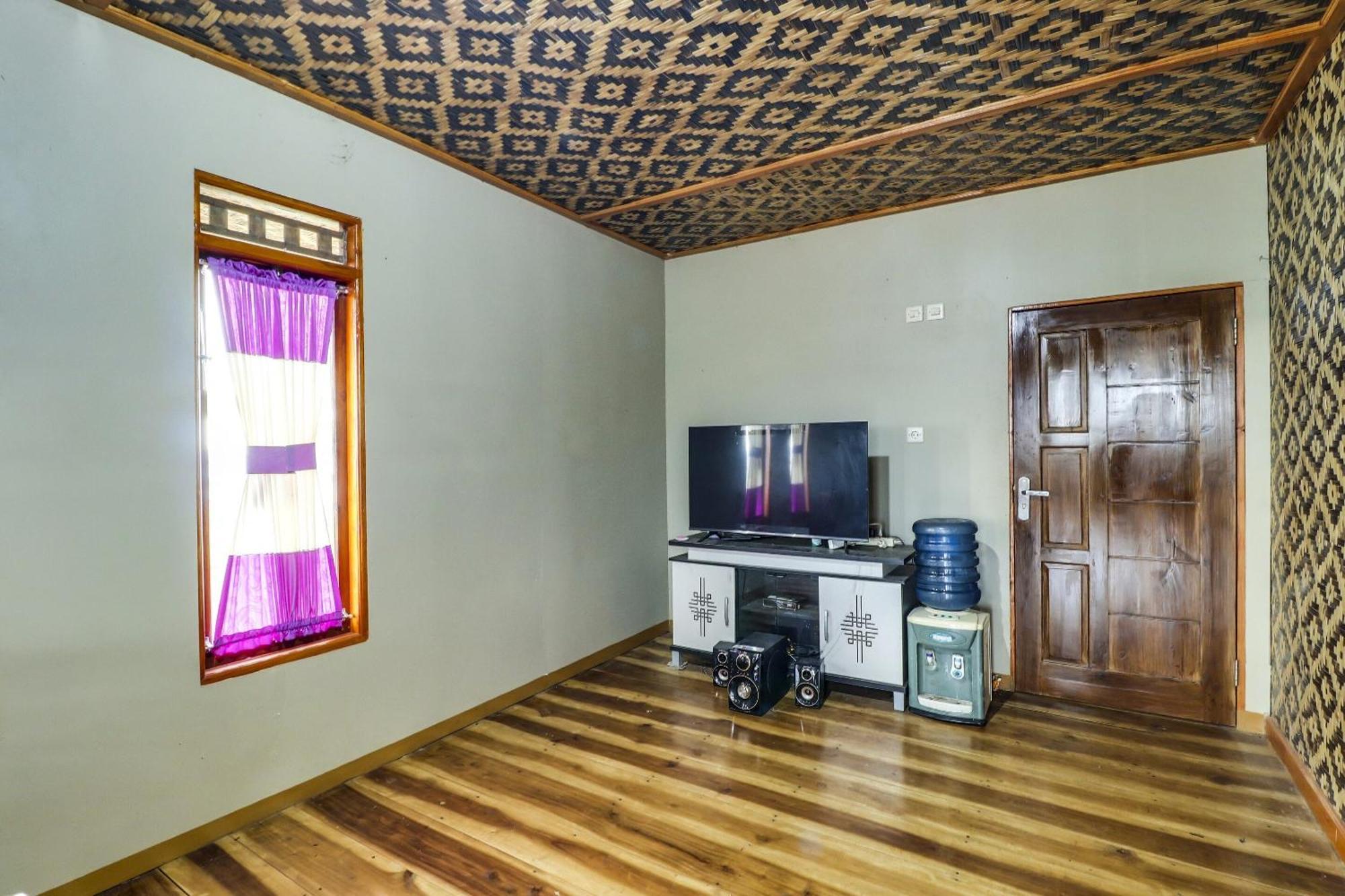 Oyo Homes 90956 Desa Wisata Guranteng Pendjalu Kültér fotó